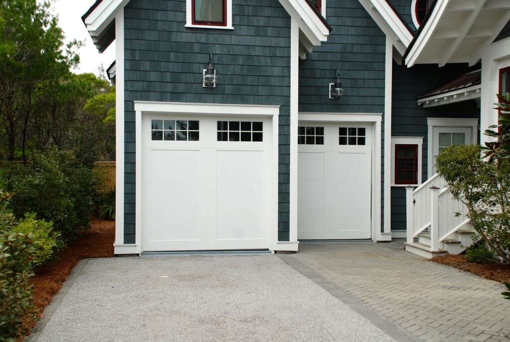 garage door, door, overhead door-2578740.jpg